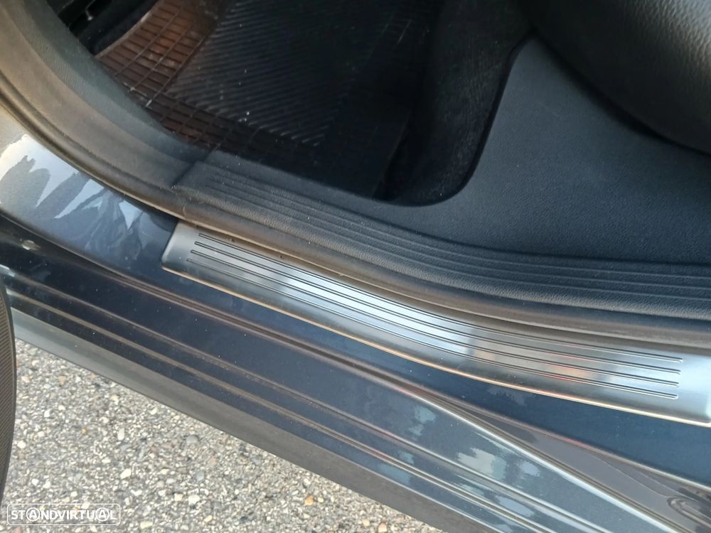 Mercedes-Benz E 300 BLUETEC Hybrid Avantgarde - 5