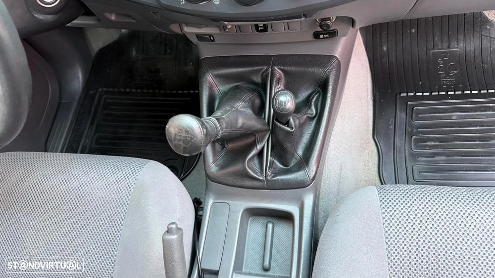 Toyota Hilux 2.5 D-4D 4WD CE - 8