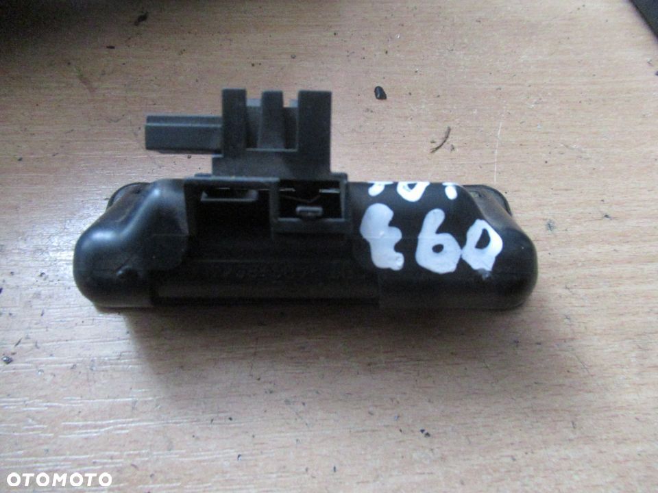 ZAMEK MIKROSTYK PRZYCISK KLAPY BAGAŻNIKA BMW E60 E90 51247118158 - 2