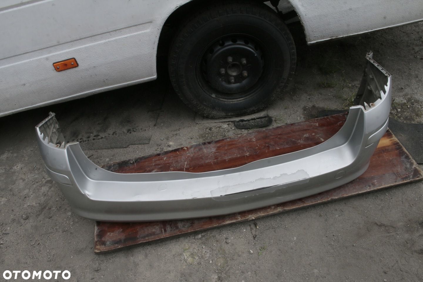 zderzak tylny Opel Astra H kombi - 1