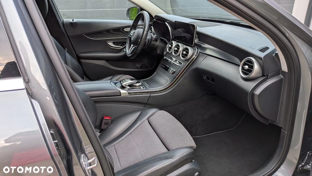 Mercedes-Benz Klasa C 200 d 9G-TRONIC Avantgarde - 16
