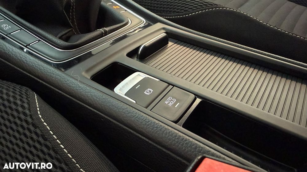 Volkswagen Golf - 26