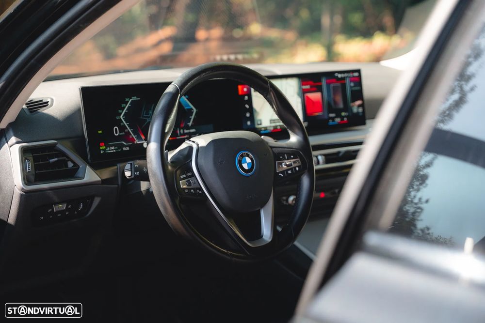 BMW 330 e Aut. - 30