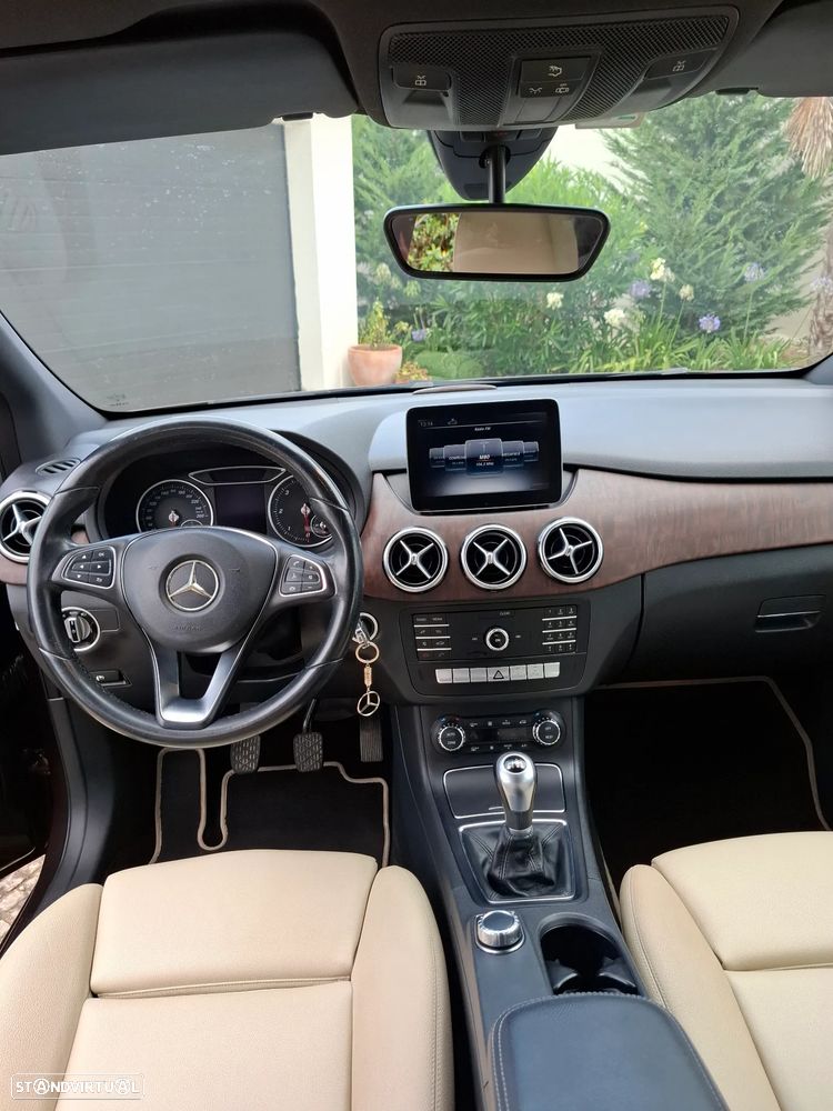 Mercedes-Benz B 180 d Urban - 13