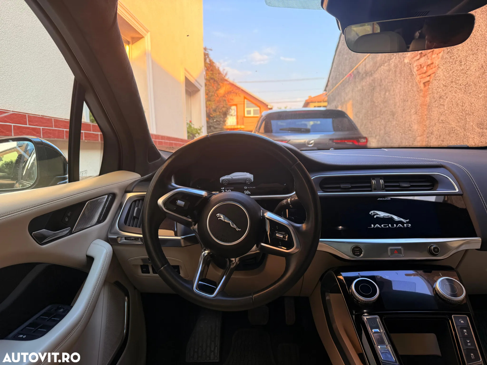 Jaguar I-Pace HSE - 13