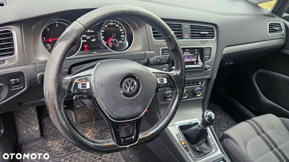 Volkswagen Golf 1.6 TDI DPF BlueMotion - 11