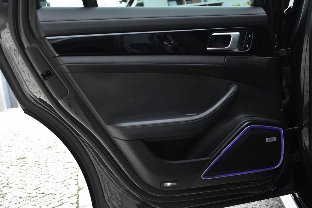 Porsche Panamera Sport Turismo - 57