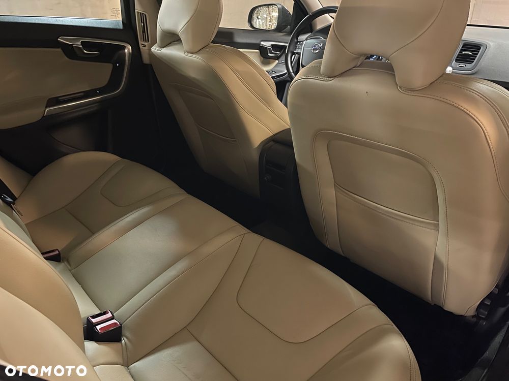 Volvo S60 T3 Drive-E Summum - 17