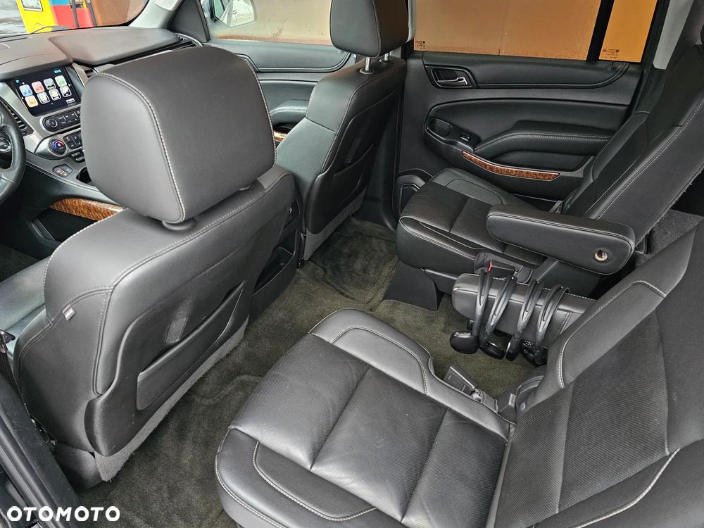 Chevrolet Suburban - 22