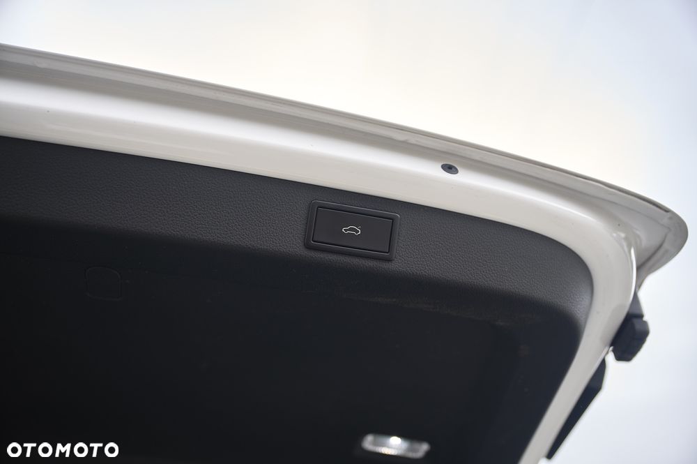 Skoda Superb 2.0 TDI L&K - 32