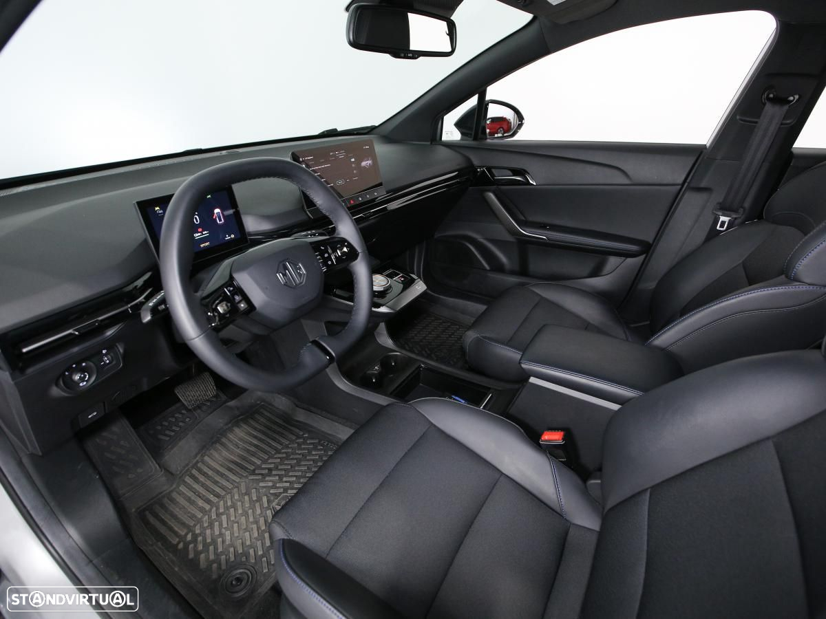 MG MG4 64 kWh Luxury - 7