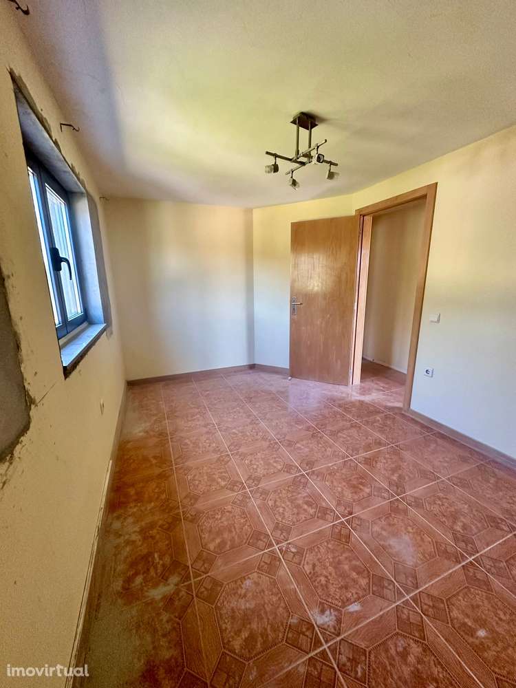 Moradia para Remodelar - Grande imagem: 4/17