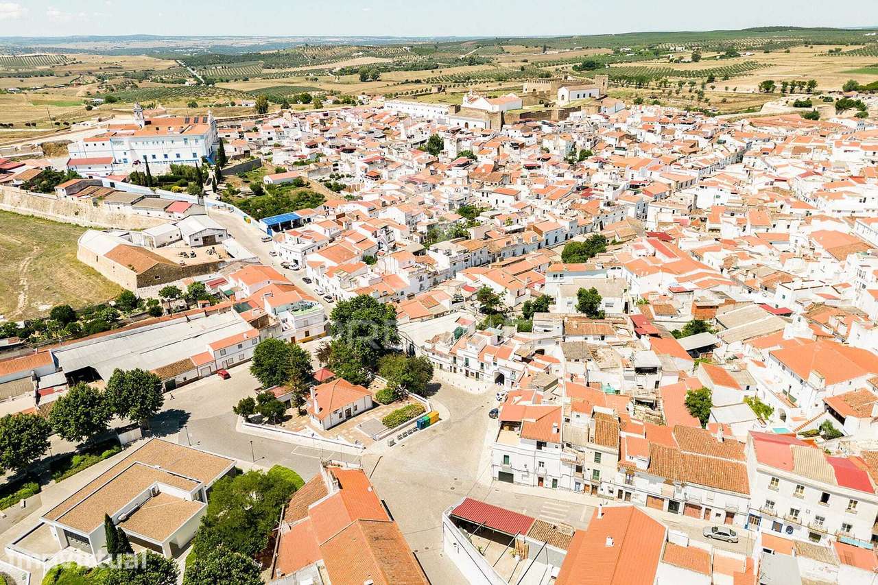 Terreno de 110 m2, para construção de moradia unifamiliar T4 | Camp... - Grande imagem: 5/19