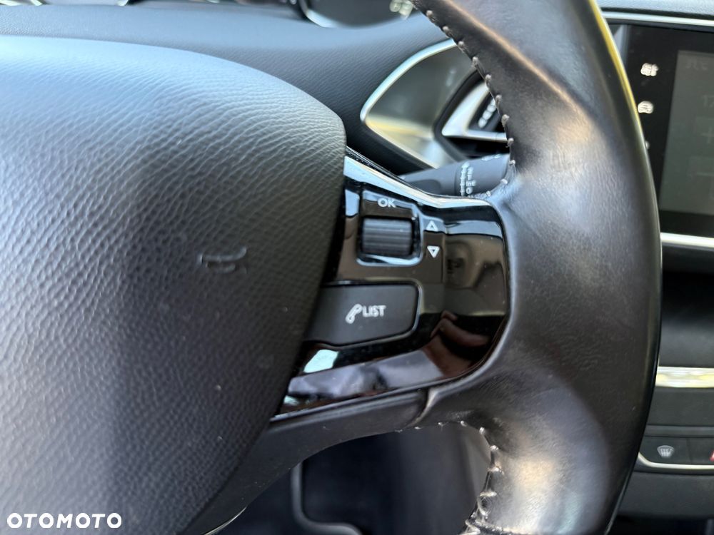 Peugeot 308 1.6 THP Allure - 24