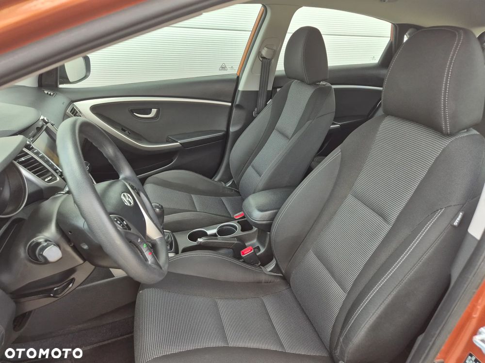 Hyundai i30 blue 1.4 Style - 32