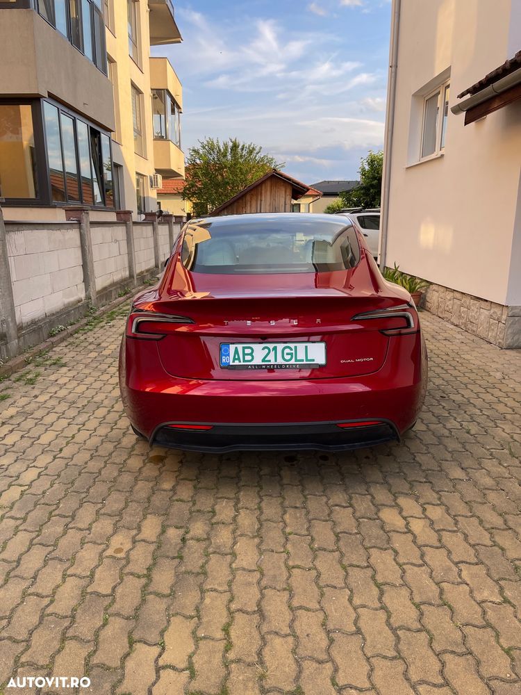 Tesla Model 3 - 5