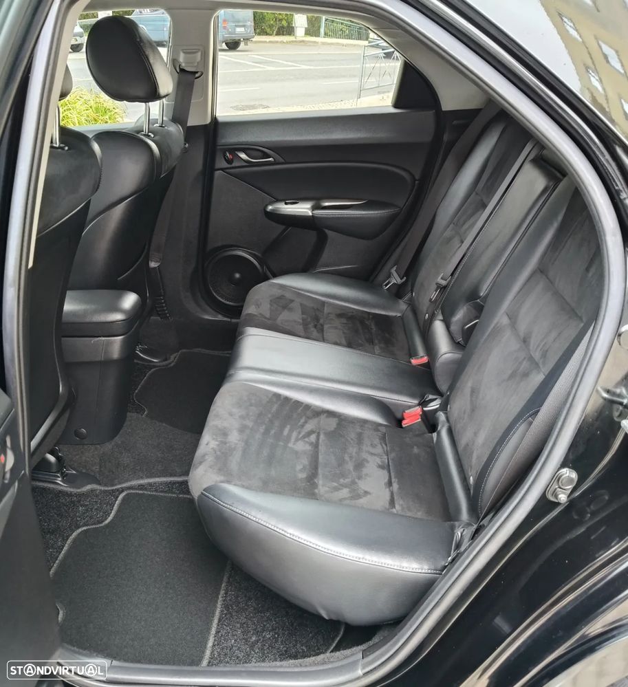 Honda Civic 1.4 i-VTEC Sport - 22