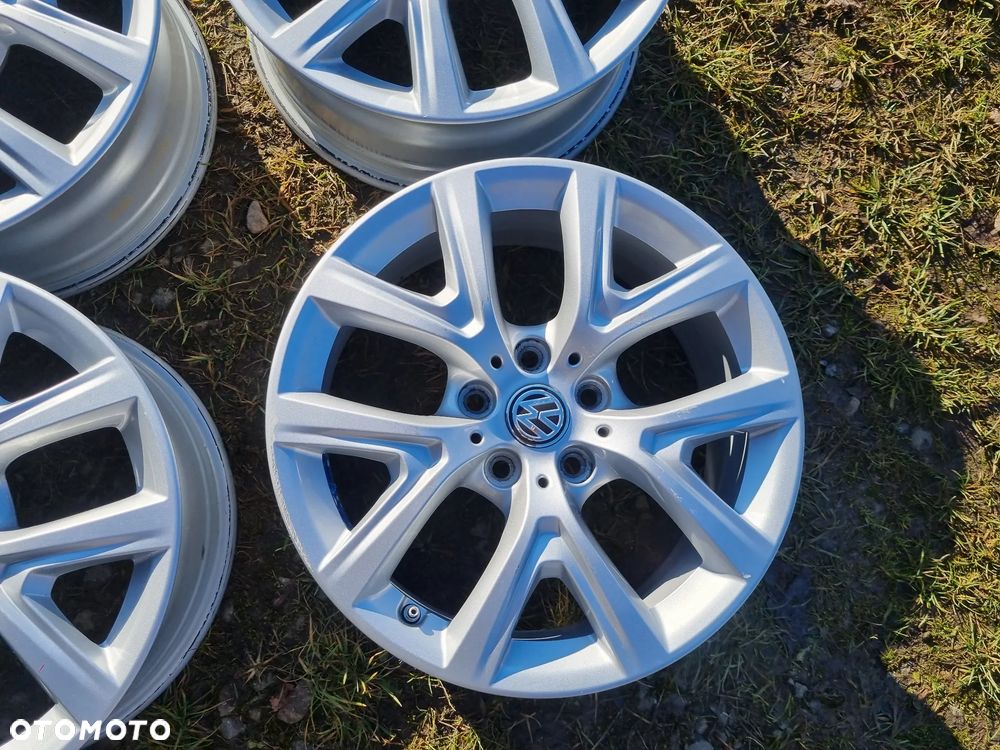 VW 3C8 PASSAT, AUDI Q3,Q2,SKODA ,SEAT 6.5X17 ET39 5X112 bdb stan - 3