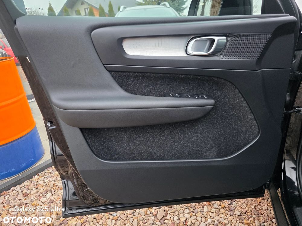 Volvo XC 40 D3 Momentum Pro - 24