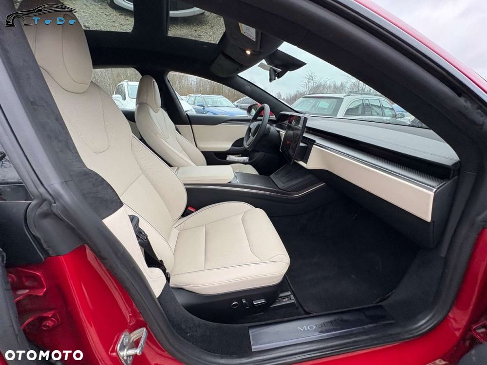 Tesla Model S - 17