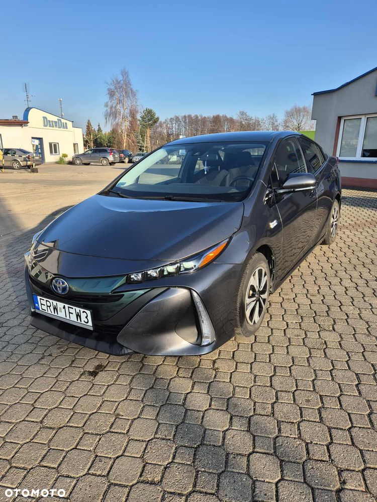 Toyota Prius Hybrid - 1