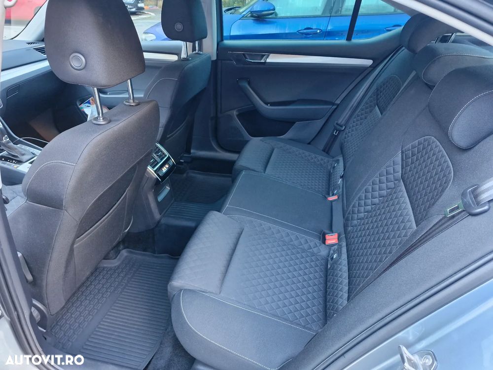Skoda Superb 2.0 TDI DSG Ambition - 19