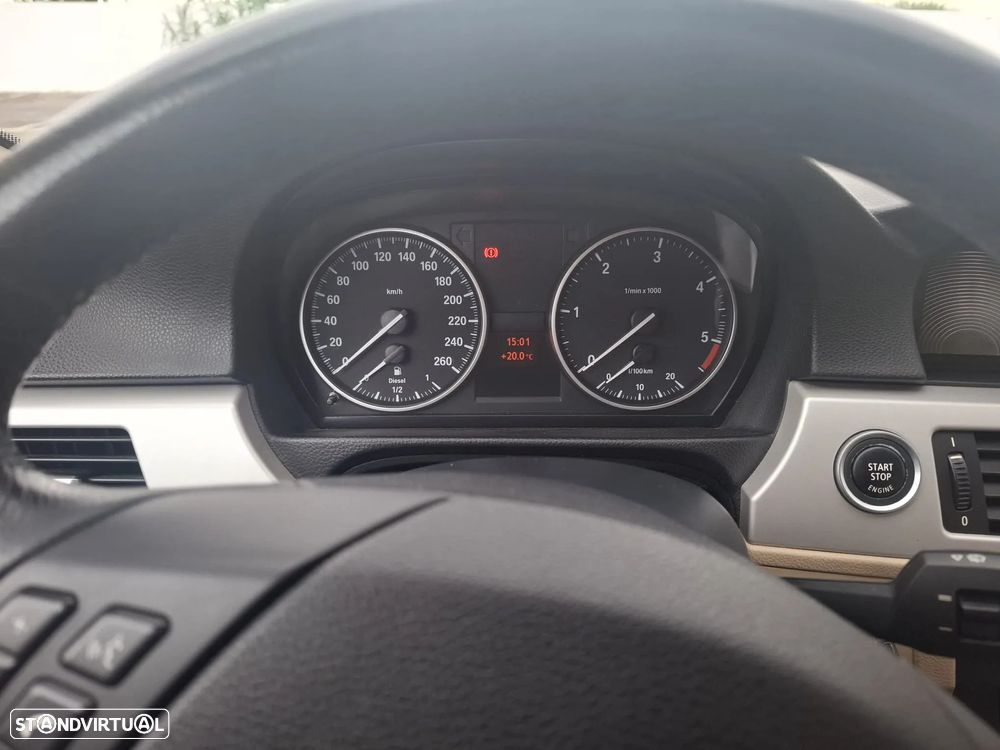 BMW 318 d Touring - 13