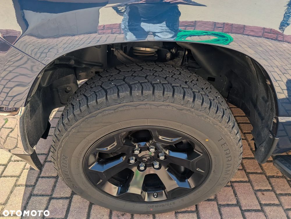 RAM 1500 Crew Cab Shortbed Bighorn - 5