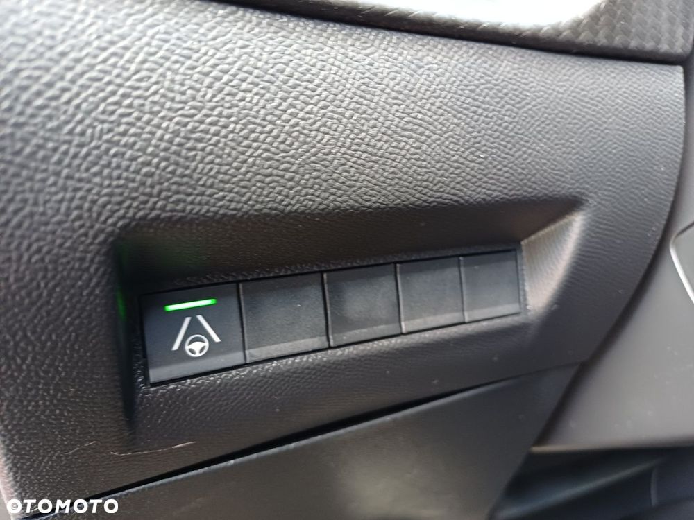 Peugeot 2008 - 24