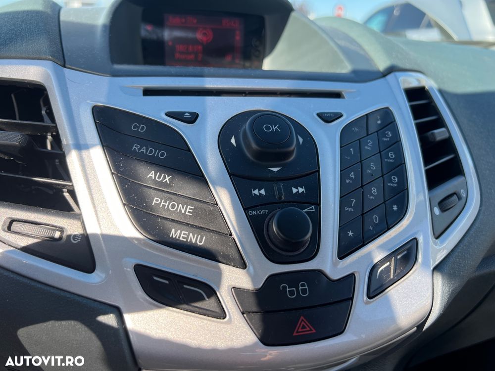 Ford Fiesta - 24