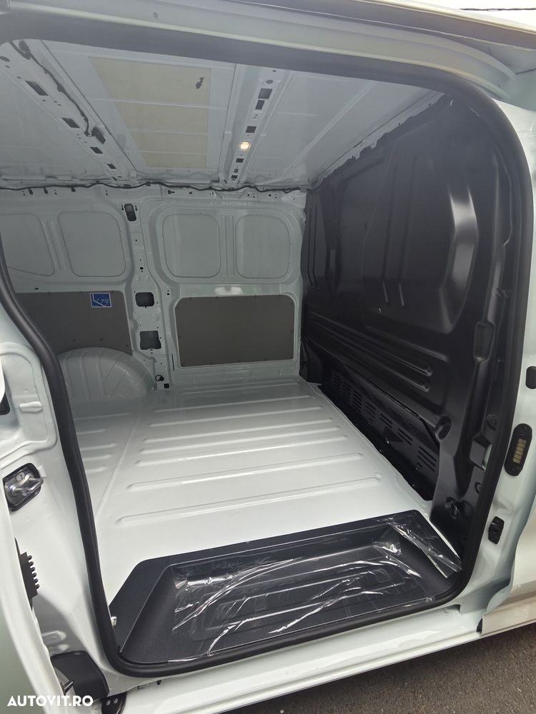 Volkswagen Transporter T7 - 11