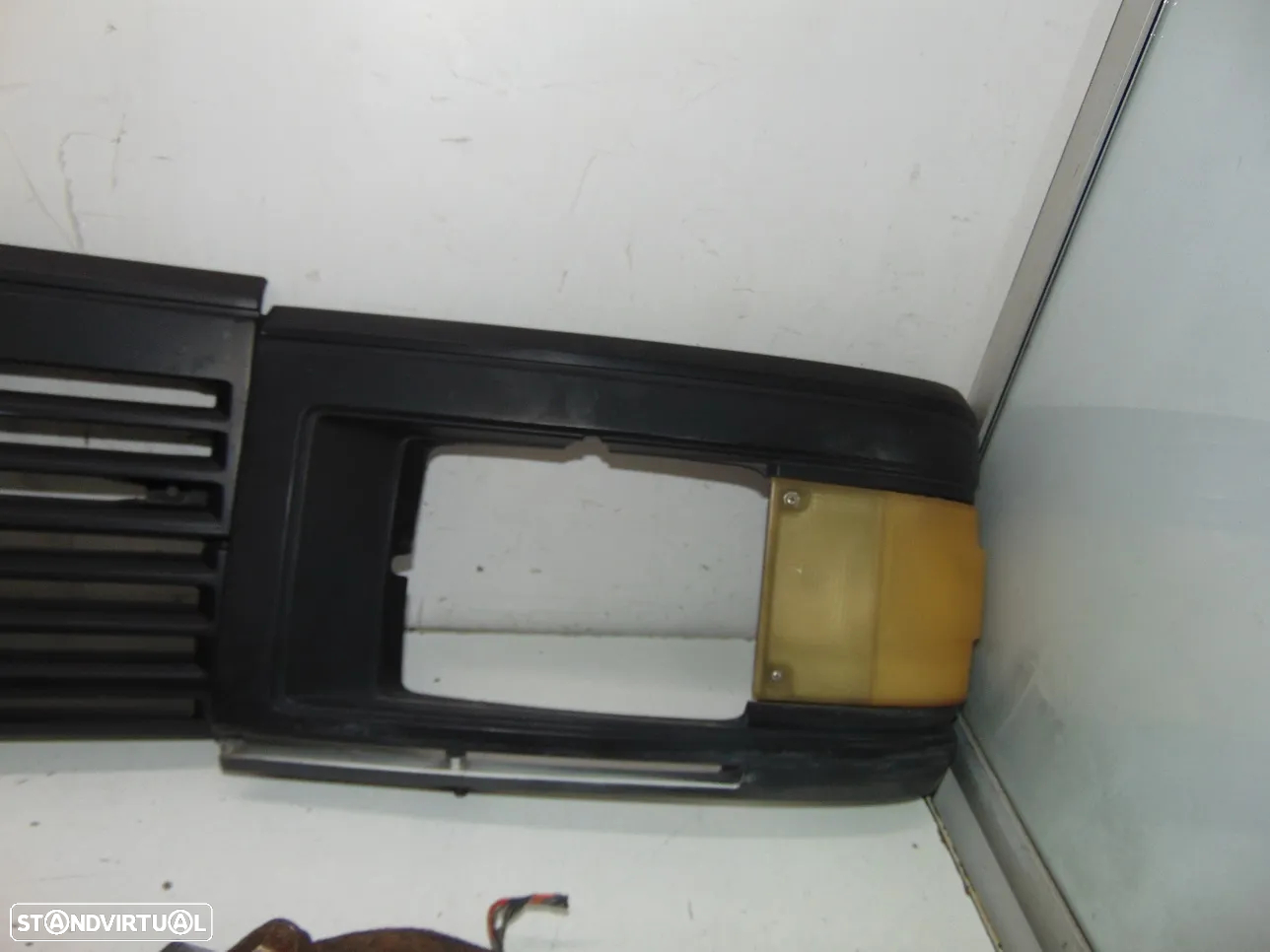 Nissan Urvan grelha frontal - 3