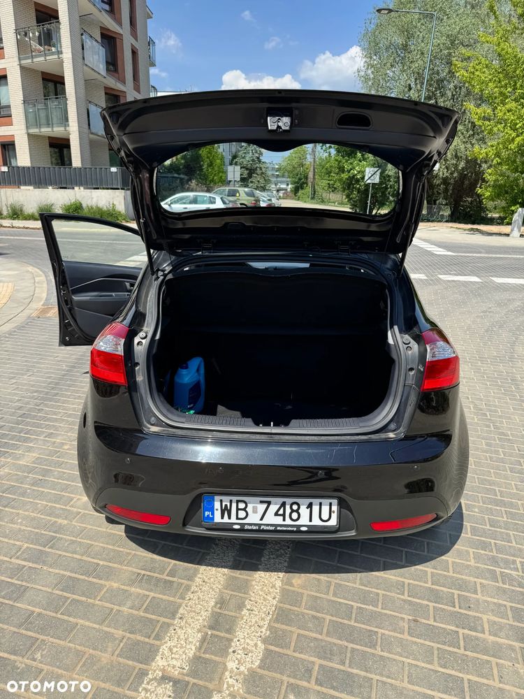 Kia Rio - 14