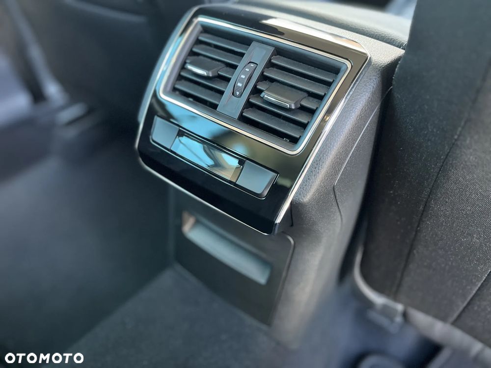 Skoda Superb 2.0 TDI Premium Edition - 18