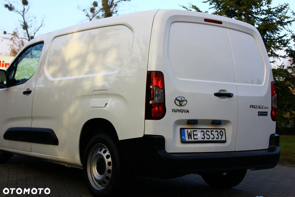 Toyota Proace City CHŁODNIA 1.5D-4D 102KM LONG L2 3 Osobowy - 7
