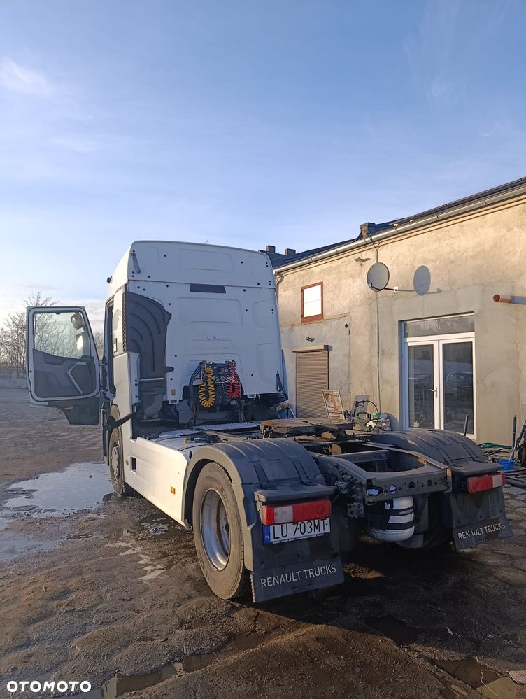 Renault T - 25