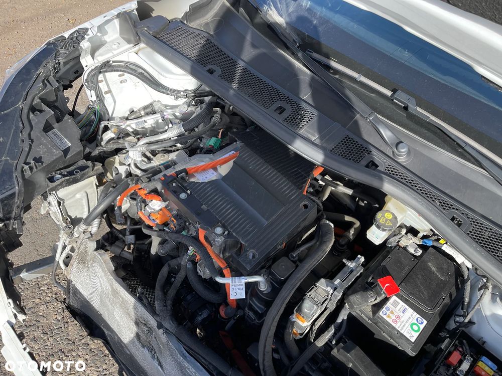 Peugeot 2008 50kWh GT - 38