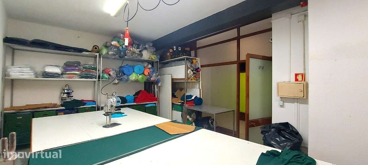 Venda judicial de espaço comercial com 32 m2 em Vila das Aves - Grande imagem: 5/20