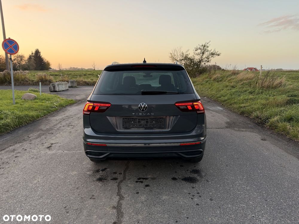 Volkswagen Tiguan - 5