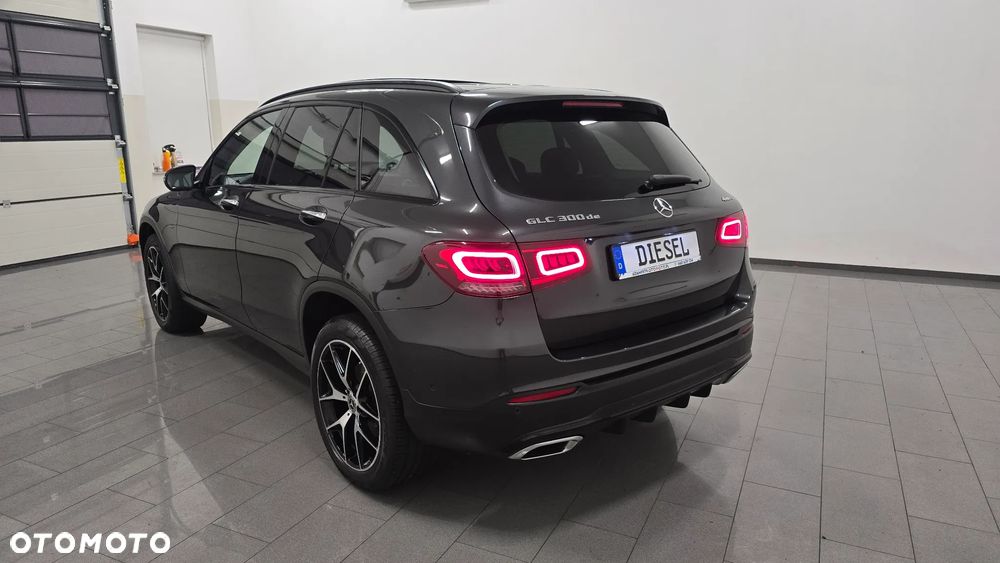 Mercedes-Benz GLC 300 de 4Matic 9G-TRONIC AMG Line Plus - 4