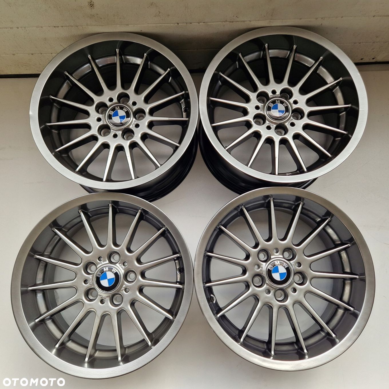 BMW 5 E39 STYLING 32 5x120 17 IS0 IS26 - 1