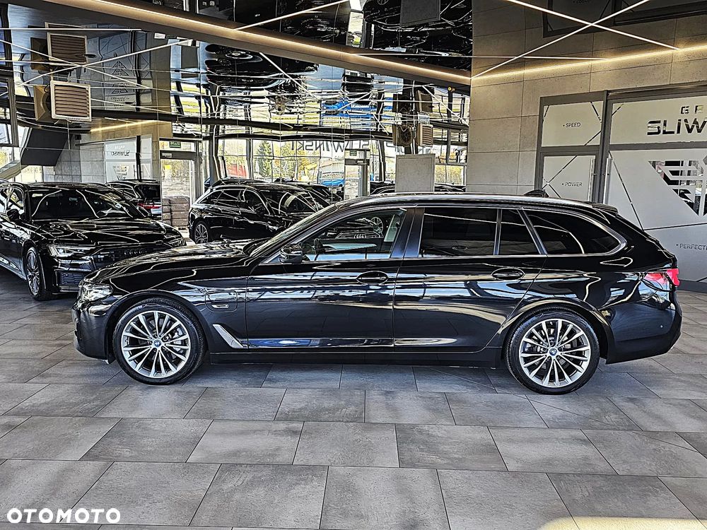 BMW 5 Series 2023 photo 4