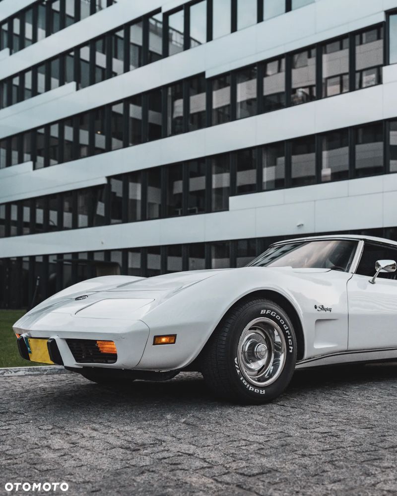 Chevrolet Corvette - 22