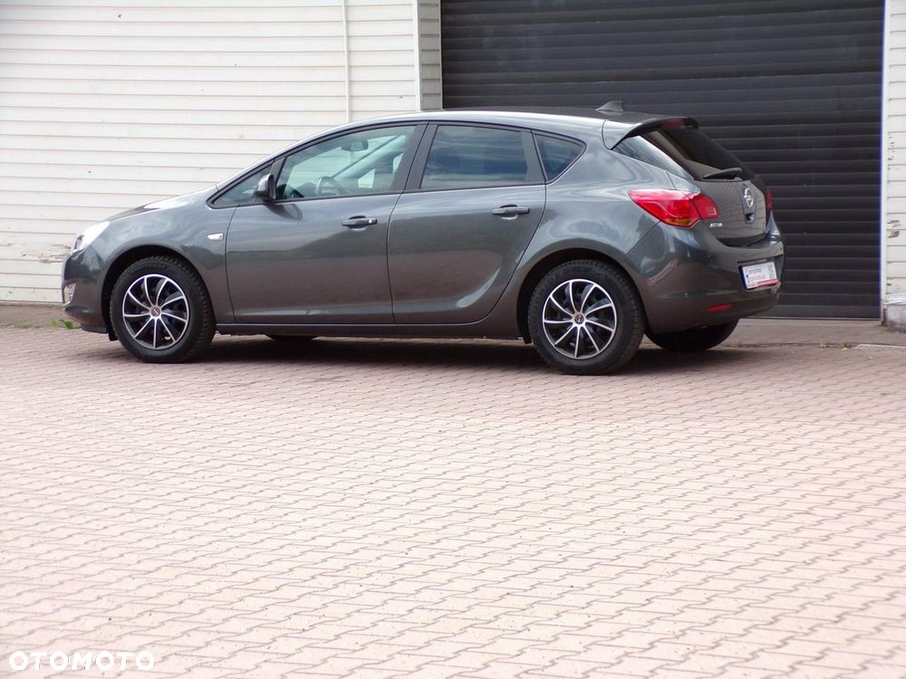Opel Astra - 11