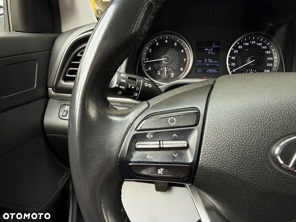 Hyundai Elantra 1.6 Classic Plus - 15
