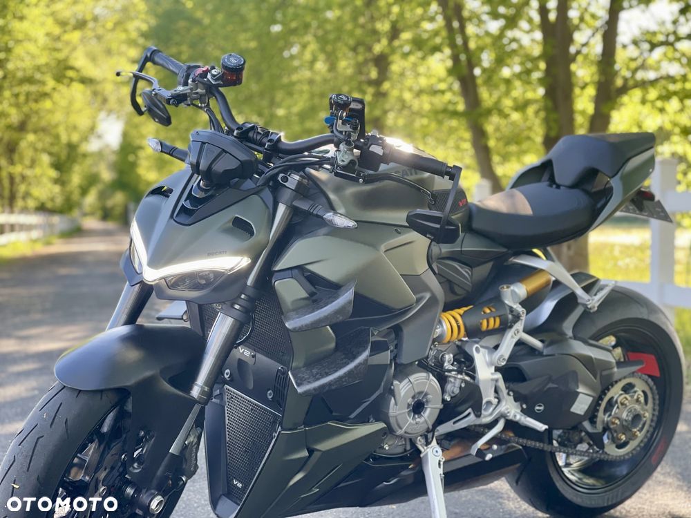 Ducati Streetfighter V2 - 2