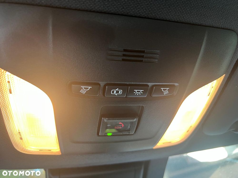 Toyota Corolla 2.0 Hybrid Executive - 13