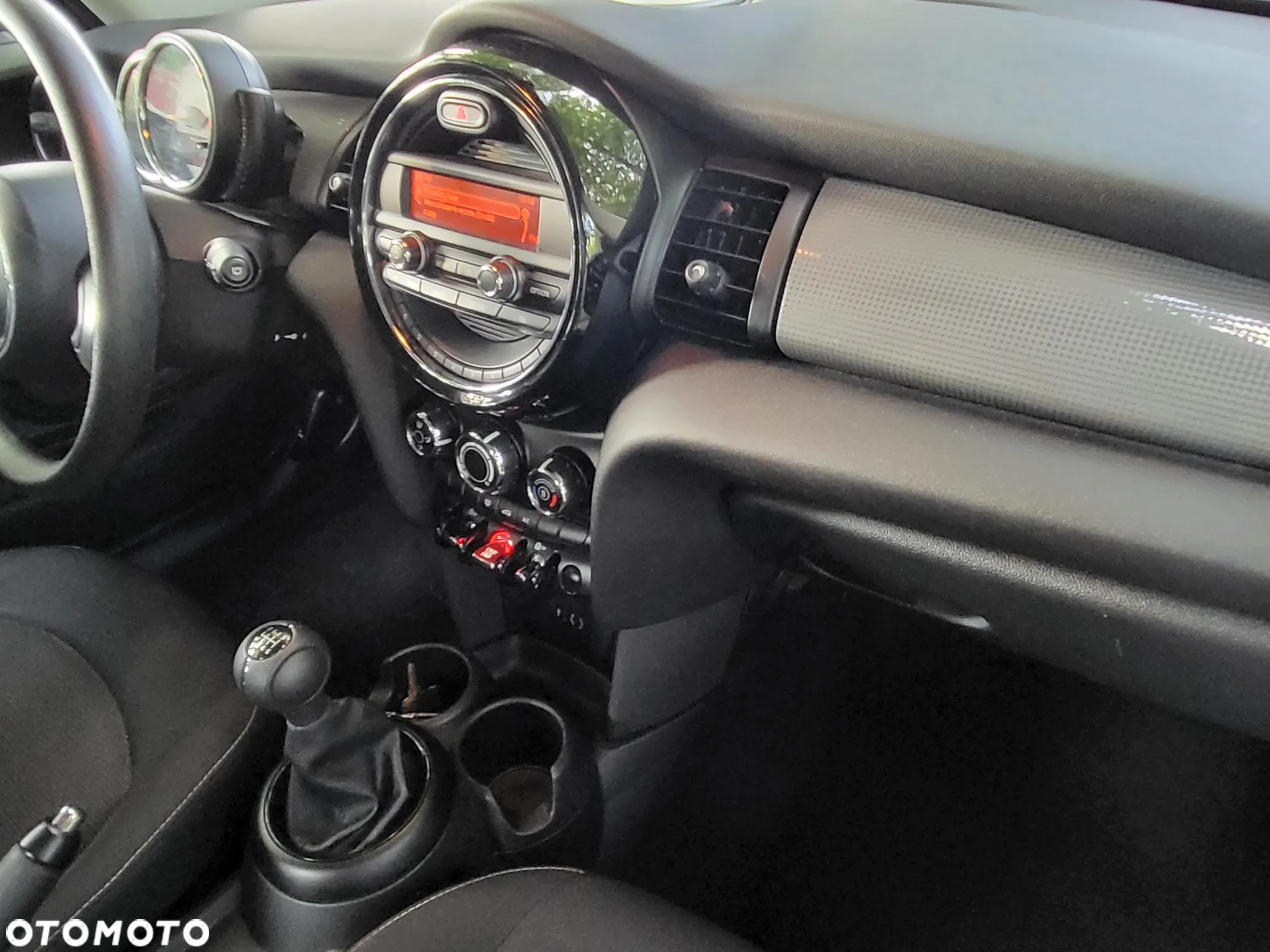 MINI Cooper Essential Trim - 11