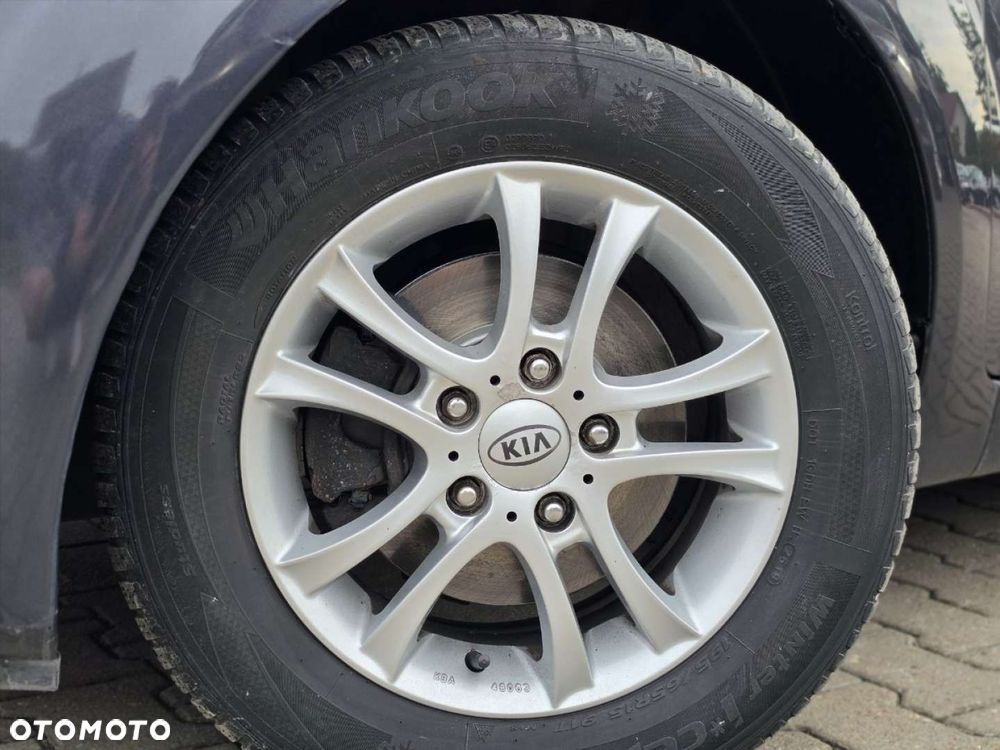 Kia Venga - 12