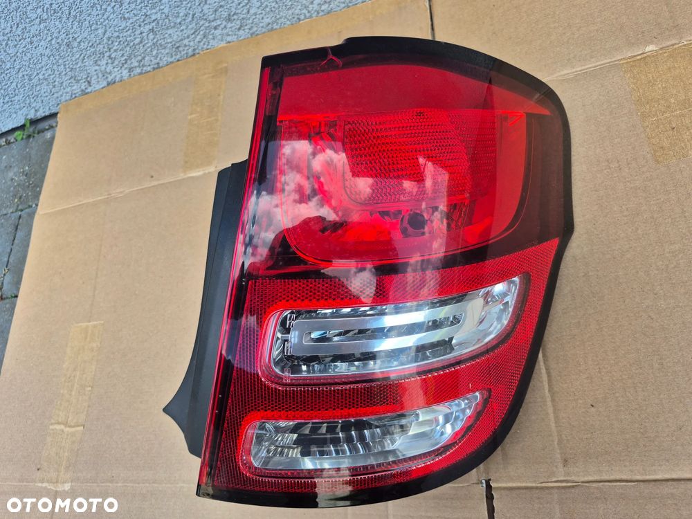 CITROEN C3 TYLNA PRAWA LAMPA